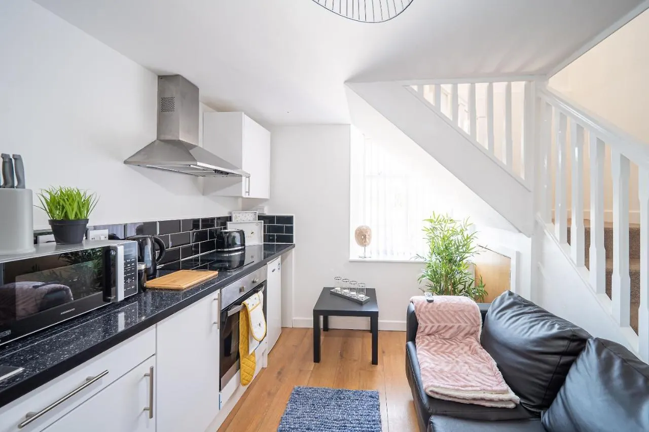 Apartment Bv Kirkstall Central 1 Bedroom Apt Free Private Parking Leeds